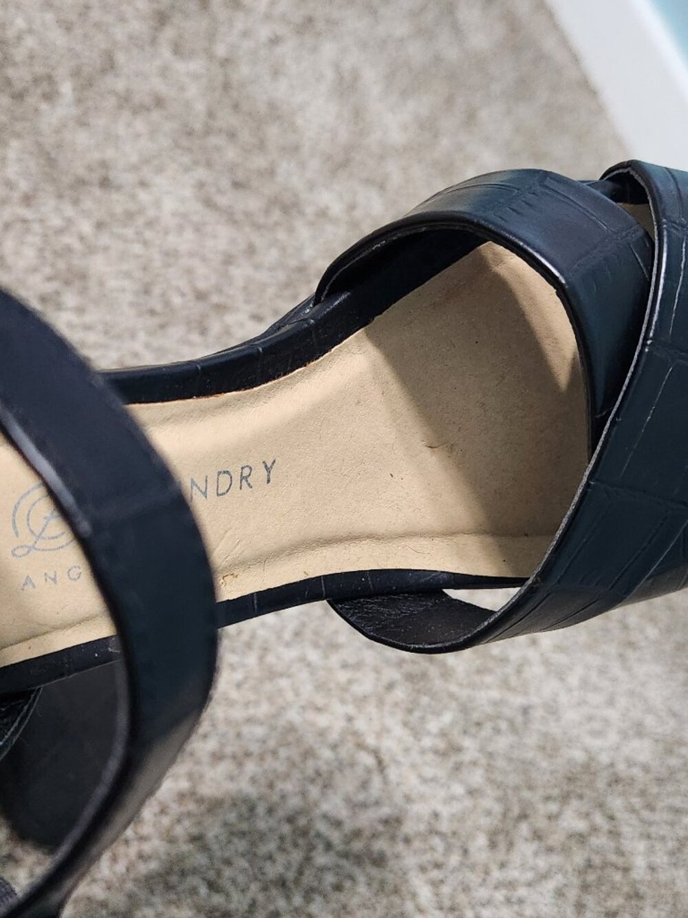 Chinese Laundry Black Croc Platform Heel Sandals Ankle Strap Sz 8.5 - Picture 14 of 15